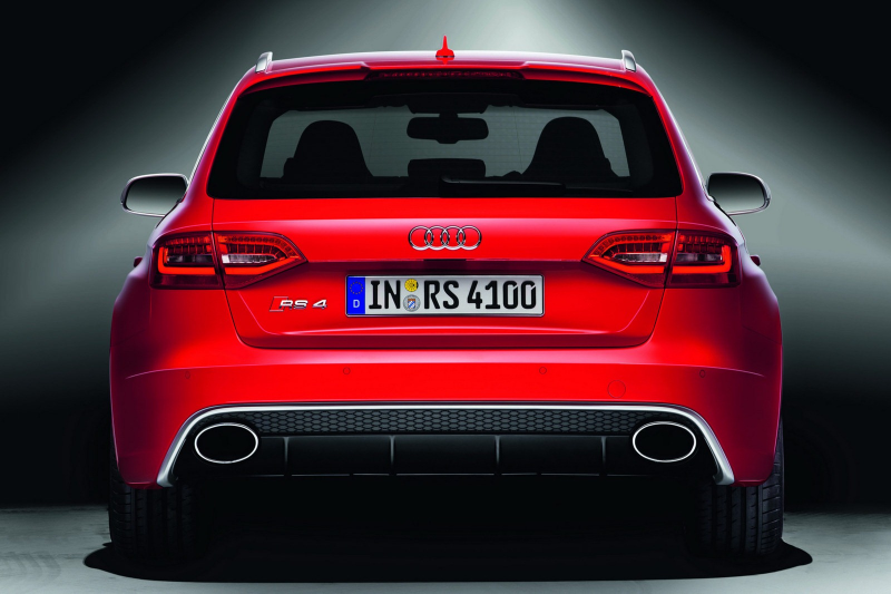 Nuova Audi RS4 Avant: immagini ufficiali e dati tecnici