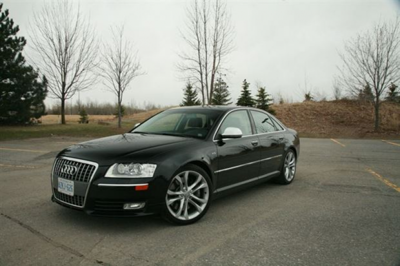 Read about the Autos.ca Test Drive: 2009 Audi S8