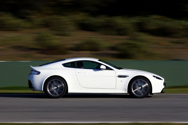 Aston Martin V8 Vantage 2013: Para EEUU tiene estos precios (• Coupe ...
