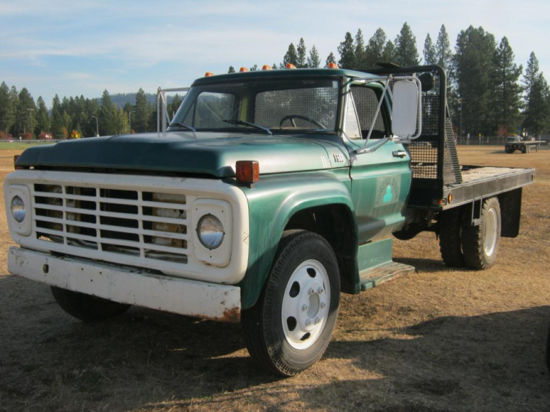 lot 448 1973 ford f500 flatbed truck