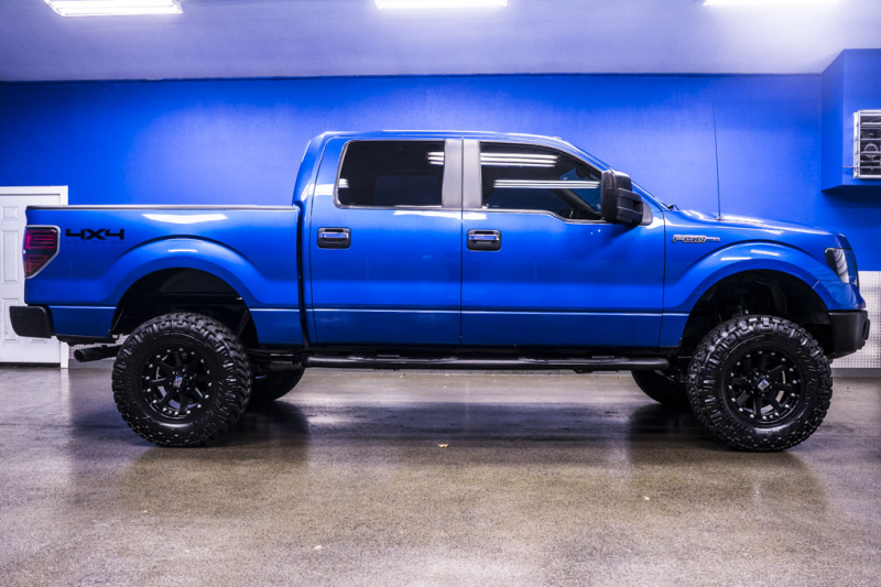 2009 Ford F-150 XLT 4x4 Lifted with Custom Rims and Off Road Tires!