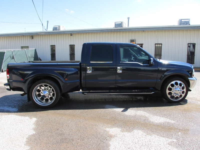 Lot 5 – 2003 Ford F-350 SD XLT Crew Cab Long Bed 2WD DRW