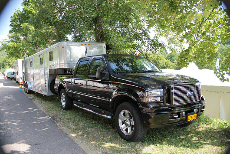 Ford F 250 V8 turbo diesel truck with long trailer