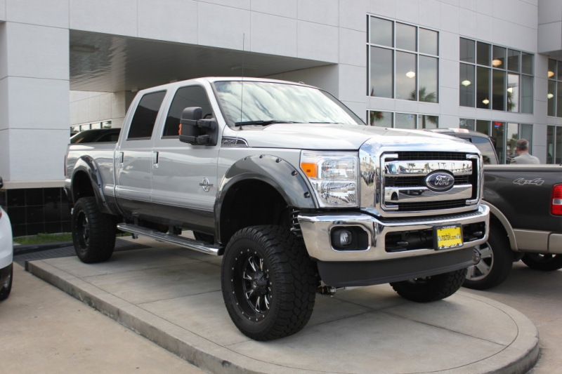 Ford F-250 4X4 with Fuel Throttle Wheels