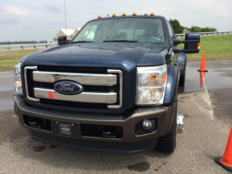 2015 Ford F-350 Dually – Increasing Capability [Quick Spin Video]