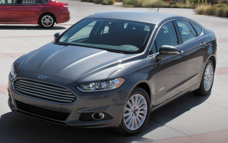 Ford Fusion 2015 recebeu alguns aperfeiçoamentos. Na parte ...