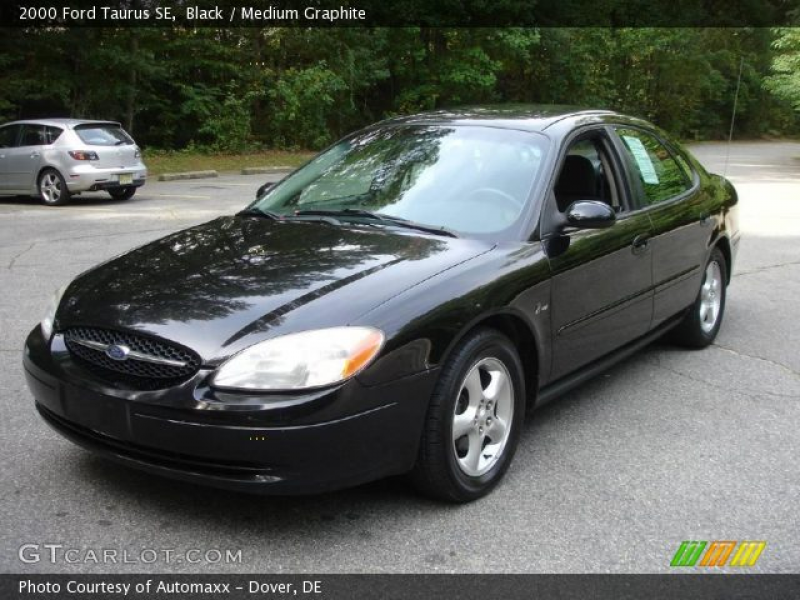 2000 Ford Taurus SE in Black. Click to see large photo.