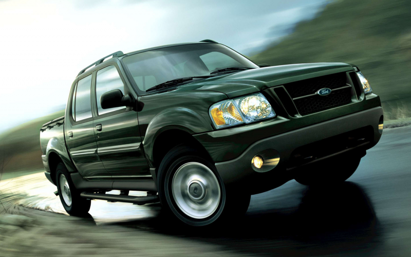 2003 Ford Explorer Sport Trac Front View In Motion
