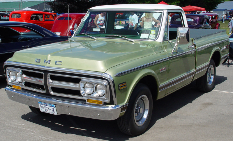 1972 GMC Pickup - Green - Front Angle