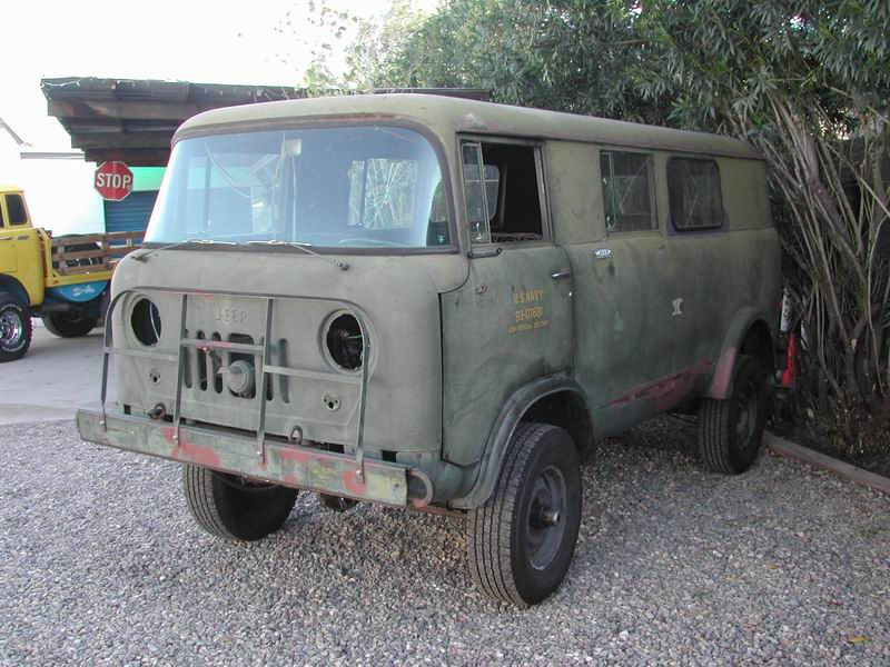 1956–1965 Jeep Forward Control (phiên b?n quân s?) - M678
