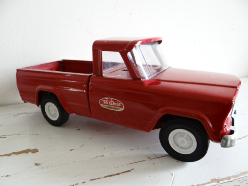 Vintage Tonka toy, red jeep truck, Gladiator, 1963